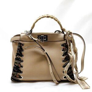 Authentic Fendi Beige Leather Hand Bag mn764-121225